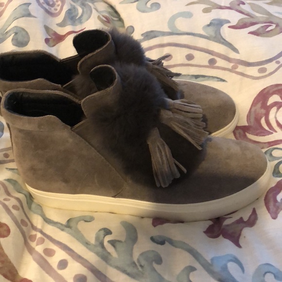 Suede High-tops. New condition. Great tassels with fur details. Sz 6 (235 Korea) - Picture 2 of 3